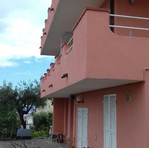 Azienda Agrituristica Arianna مزرعة للإقامة